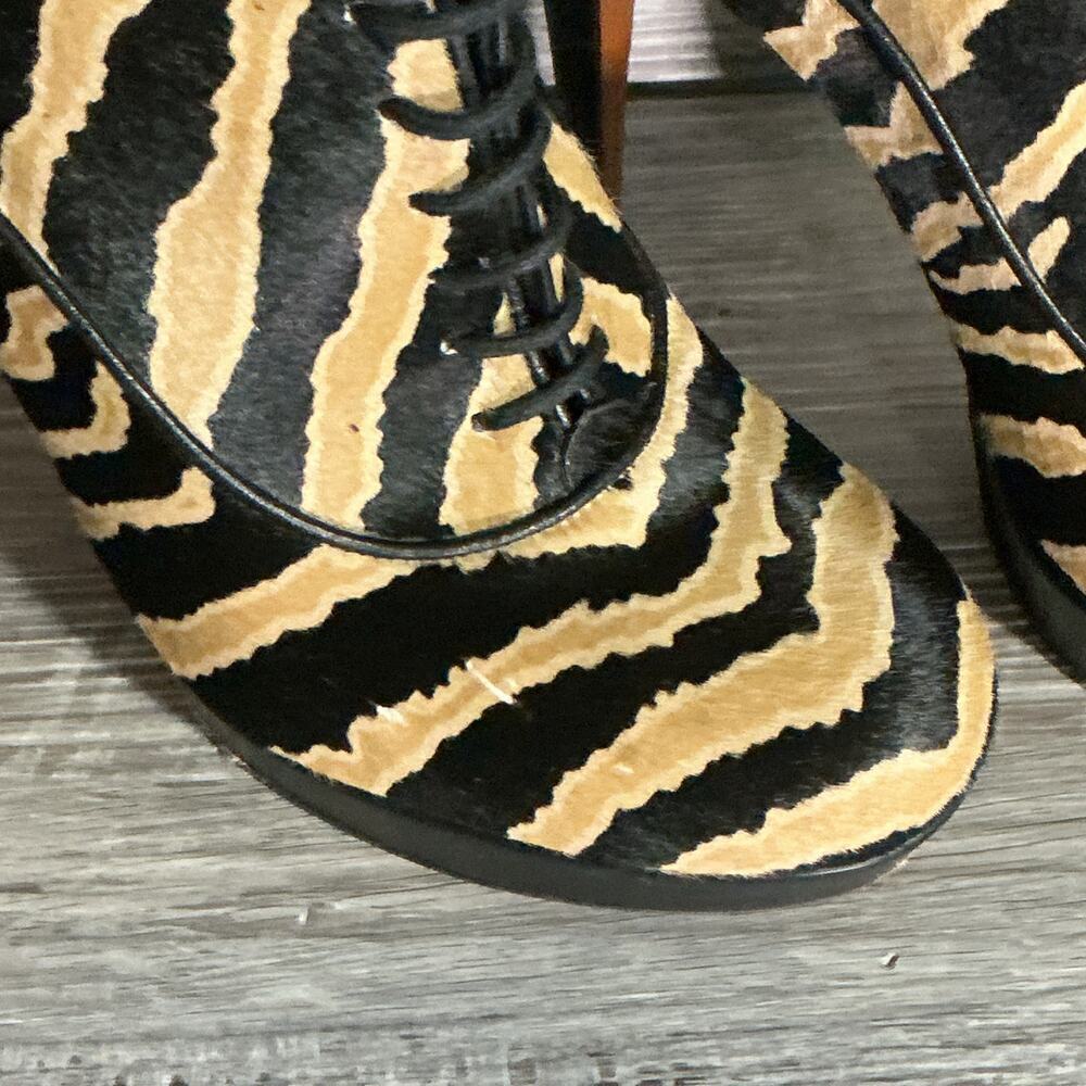 Gucci Tiger Print Haircalf LaceUp Heels Vintage Pumps Size US 7.5 - Picture 2 of 16